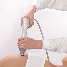 Shockwave therapy SWT appllication. Pain in the hip area and /or the iliotibial tract.